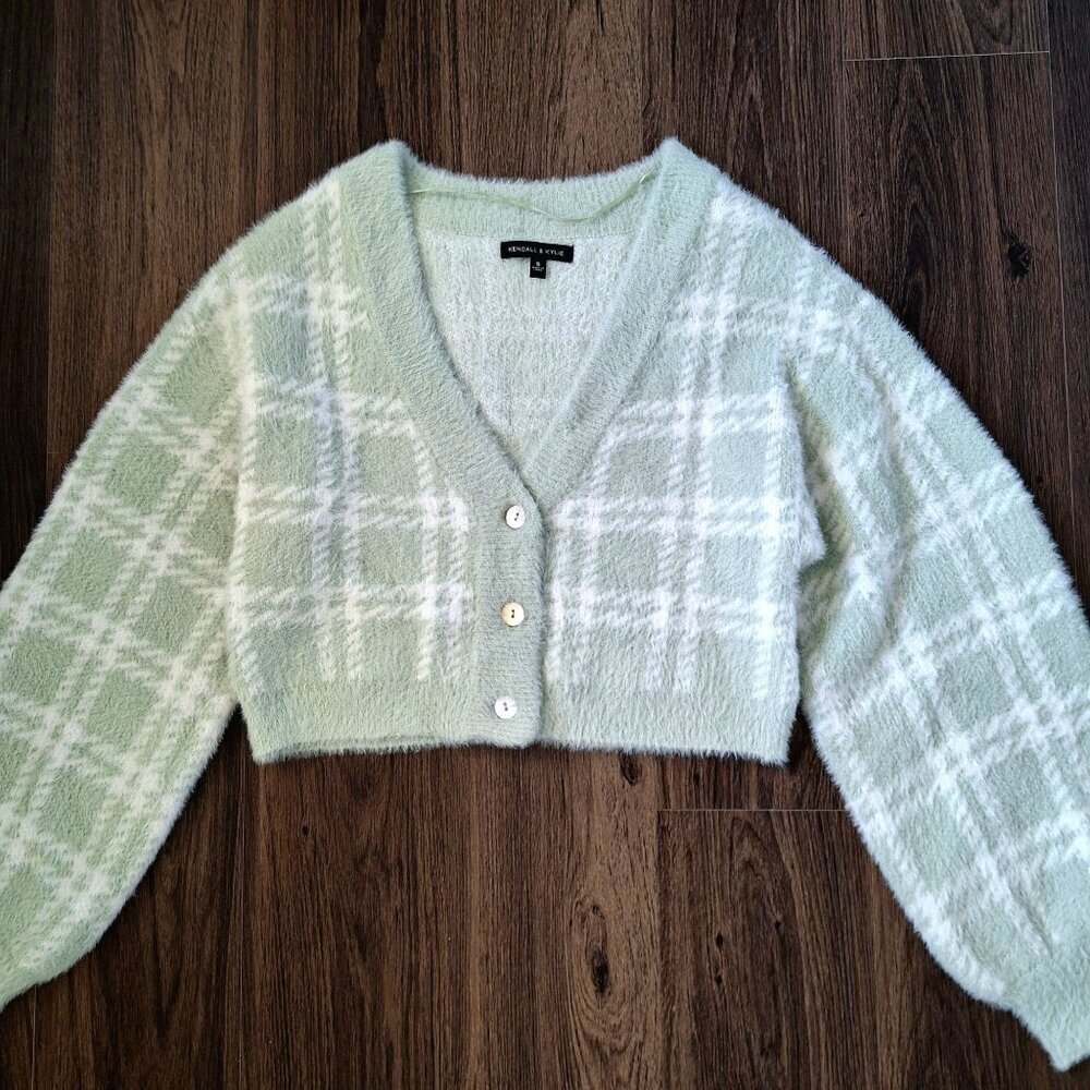 💙 Kendall & Kylie Fluffy Thick Cropped Stretch Cardigan Sweater Size S/M Preppy - Picture 8 of 8